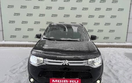 Mitsubishi Outlander III рестайлинг 3, 2013 год, 1 530 000 рублей, 2 фотография