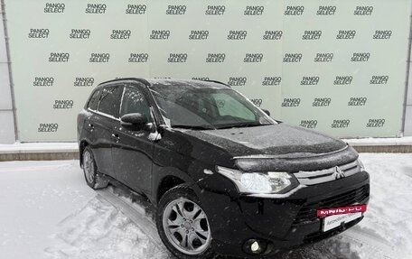 Mitsubishi Outlander III рестайлинг 3, 2013 год, 1 530 000 рублей, 3 фотография