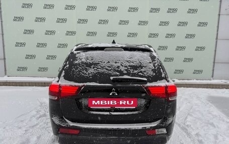 Mitsubishi Outlander III рестайлинг 3, 2013 год, 1 530 000 рублей, 5 фотография