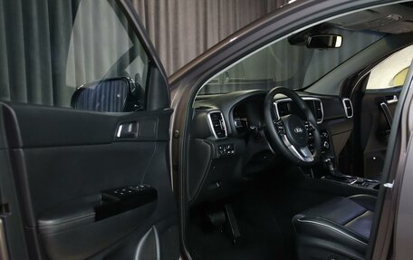 KIA Sportage IV рестайлинг, 2018 год, 1 999 000 рублей, 8 фотография