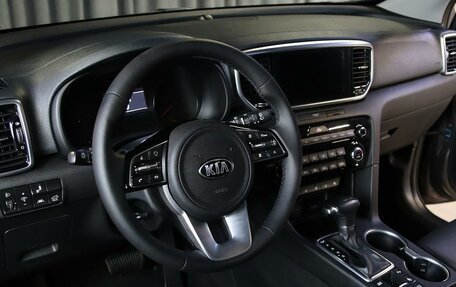 KIA Sportage IV рестайлинг, 2018 год, 1 999 000 рублей, 7 фотография