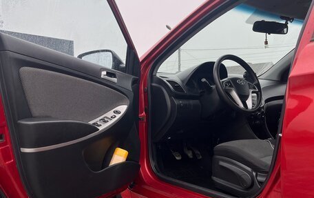 Hyundai Solaris II рестайлинг, 2011 год, 800 000 рублей, 6 фотография