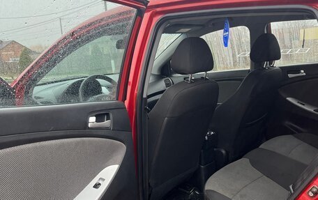 Hyundai Solaris II рестайлинг, 2011 год, 800 000 рублей, 5 фотография