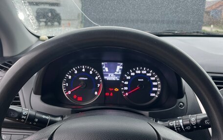 Hyundai Solaris II рестайлинг, 2011 год, 800 000 рублей, 10 фотография