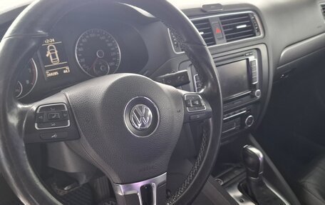 Volkswagen Jetta VI, 2011 год, 1 000 000 рублей, 8 фотография