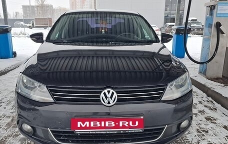 Volkswagen Jetta VI, 2011 год, 1 000 000 рублей, 16 фотография