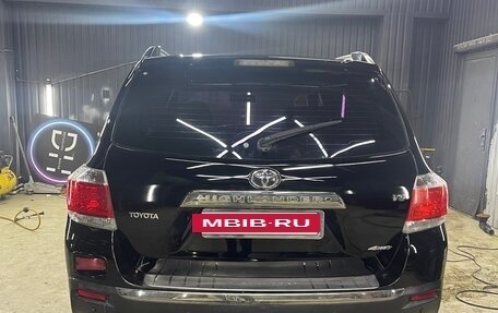 Toyota Highlander III, 2013 год, 2 300 000 рублей, 3 фотография