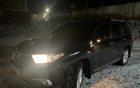 Toyota Highlander III, 2013 год, 2 300 000 рублей, 13 фотография