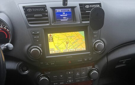 Toyota Highlander III, 2013 год, 2 300 000 рублей, 11 фотография