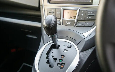 Toyota Ractis II, 2012 год, 850 000 рублей, 2 фотография