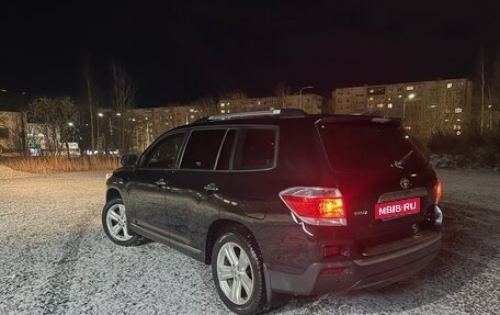 Toyota Highlander III, 2013 год, 2 300 000 рублей, 18 фотография