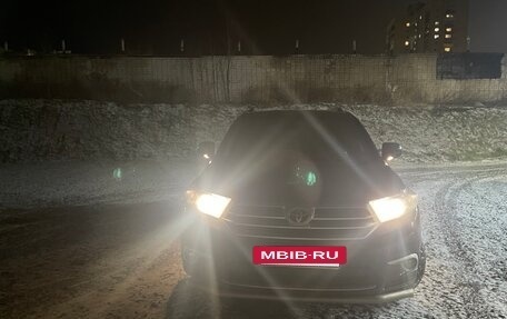 Toyota Highlander III, 2013 год, 2 300 000 рублей, 14 фотография