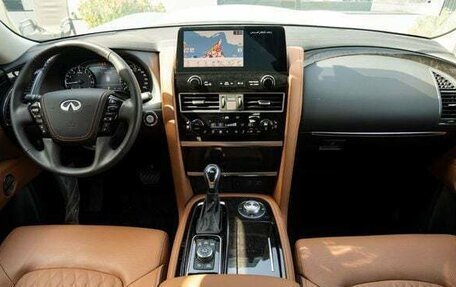 Infiniti QX80, 2024 год, 11 545 000 рублей, 8 фотография