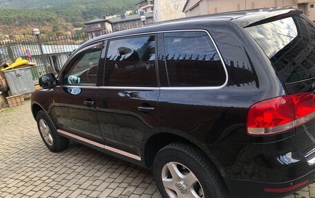 Volkswagen Touareg III, 2006 год, 950 000 рублей, 2 фотография