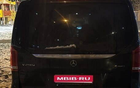 Mercedes-Benz V-Класс, 2016 год, 4 550 000 рублей, 4 фотография