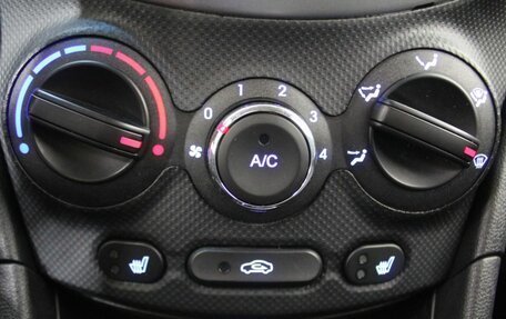 Hyundai Solaris II рестайлинг, 2012 год, 890 000 рублей, 24 фотография