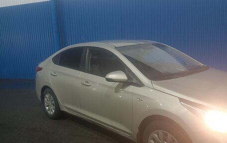 Hyundai Solaris II рестайлинг, 2018 год, 650 000 рублей, 3 фотография