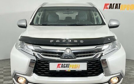 Mitsubishi Pajero Sport III рестайлинг, 2018 год, 2 450 000 рублей, 2 фотография