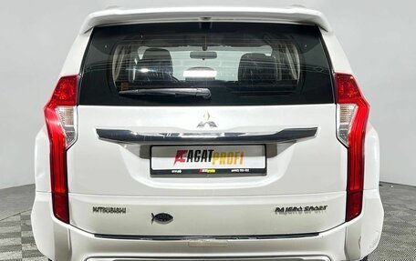 Mitsubishi Pajero Sport III рестайлинг, 2018 год, 2 450 000 рублей, 6 фотография