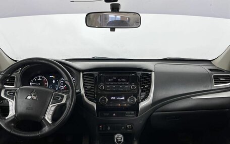 Mitsubishi Pajero Sport III рестайлинг, 2018 год, 2 450 000 рублей, 11 фотография