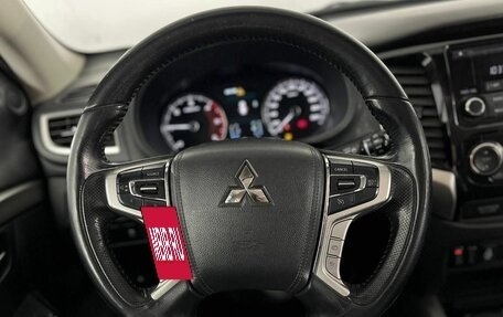 Mitsubishi Pajero Sport III рестайлинг, 2018 год, 2 450 000 рублей, 14 фотография