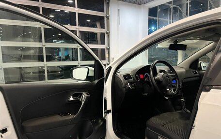 Volkswagen Polo VI (EU Market), 2012 год, 995 000 рублей, 17 фотография