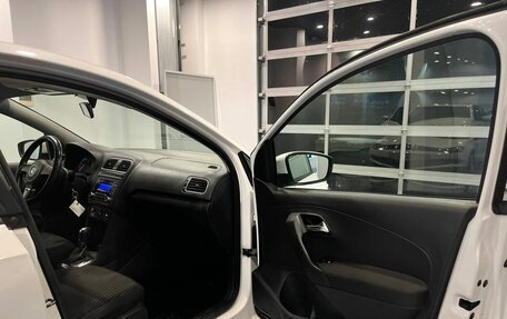 Volkswagen Polo VI (EU Market), 2012 год, 995 000 рублей, 22 фотография