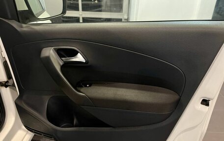 Volkswagen Polo VI (EU Market), 2012 год, 995 000 рублей, 23 фотография