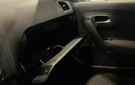 Volkswagen Polo VI (EU Market), 2012 год, 995 000 рублей, 25 фотография