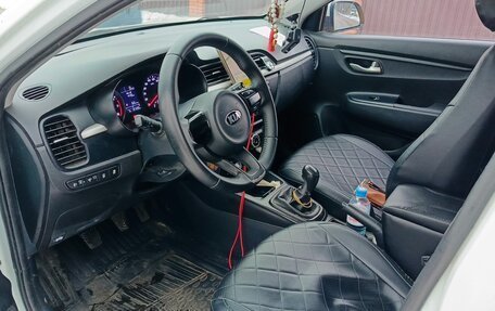 KIA Rio IV, 2018 год, 735 000 рублей, 6 фотография