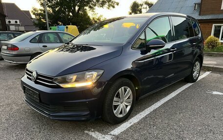 Volkswagen Touran III, 2017 год, 1 550 000 рублей, 5 фотография