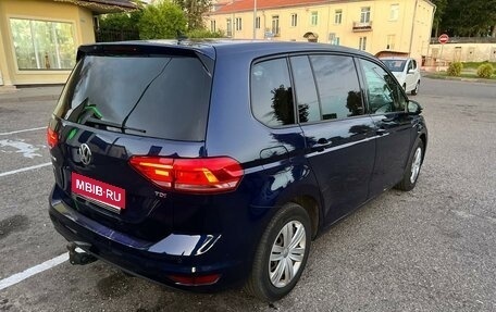 Volkswagen Touran III, 2017 год, 1 550 000 рублей, 6 фотография