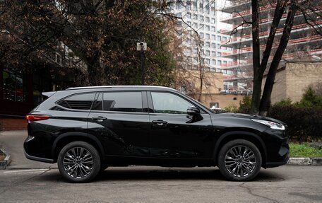 Toyota Highlander, 2025 год, 5 750 000 рублей, 3 фотография