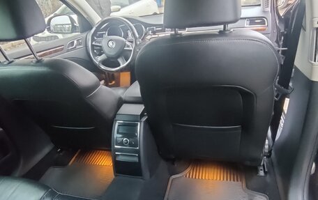 Skoda Superb III рестайлинг, 2014 год, 1 400 000 рублей, 20 фотография