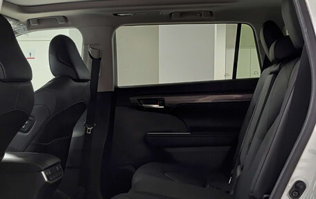 Toyota Highlander, 2025 год, 6 030 000 рублей, 15 фотография