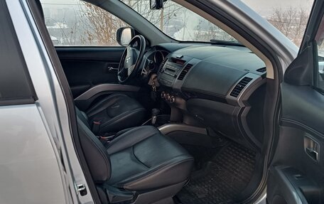 Mitsubishi Outlander III рестайлинг 3, 2010 год, 1 250 000 рублей, 15 фотография