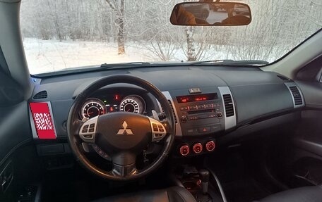 Mitsubishi Outlander III рестайлинг 3, 2010 год, 1 250 000 рублей, 10 фотография