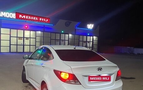 Hyundai Solaris II рестайлинг, 2013 год, 640 000 рублей, 2 фотография