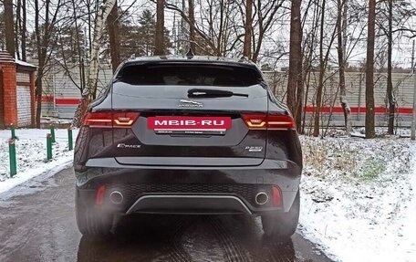 Jaguar E-Pace, 2020 год, 3 000 000 рублей, 3 фотография