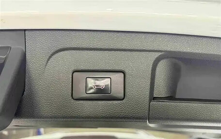 Volkswagen Touran III, 2022 год, 2 400 155 рублей, 8 фотография