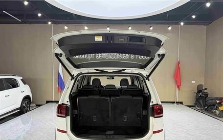 Volkswagen Touran III, 2022 год, 2 400 155 рублей, 7 фотография