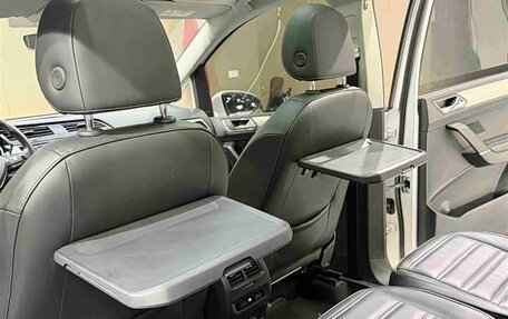 Volkswagen Touran III, 2022 год, 2 400 155 рублей, 13 фотография