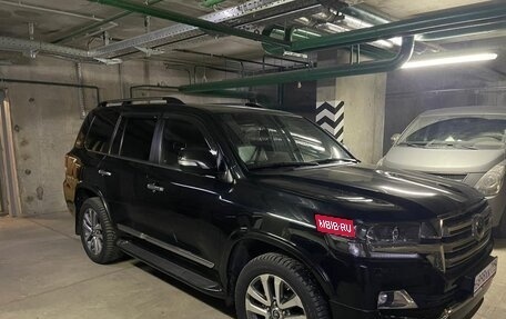 Toyota Land Cruiser 200, 2017 год, 8 499 999 рублей, 5 фотография