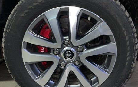 Toyota Land Cruiser 200, 2017 год, 8 499 999 рублей, 12 фотография