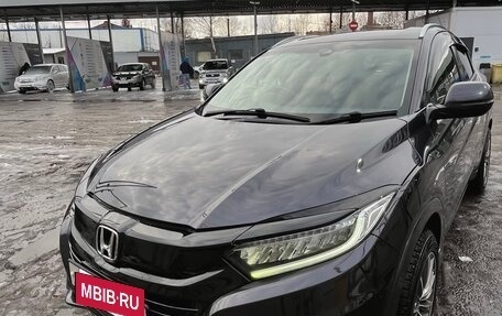 Honda Vezel, 2019 год, 2 150 000 рублей, 2 фотография