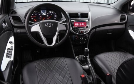 Hyundai Solaris II рестайлинг, 2011 год, 680 000 рублей, 6 фотография