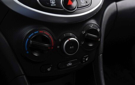 Hyundai Solaris II рестайлинг, 2011 год, 680 000 рублей, 14 фотография