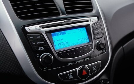 Hyundai Solaris II рестайлинг, 2011 год, 680 000 рублей, 13 фотография