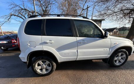 Chevrolet Niva I рестайлинг, 2018 год, 1 000 000 рублей, 7 фотография
