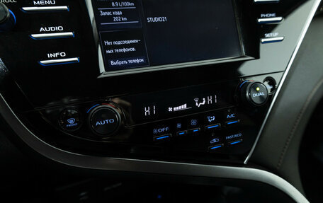 Toyota Camry, 2018 год, 2 799 898 рублей, 15 фотография